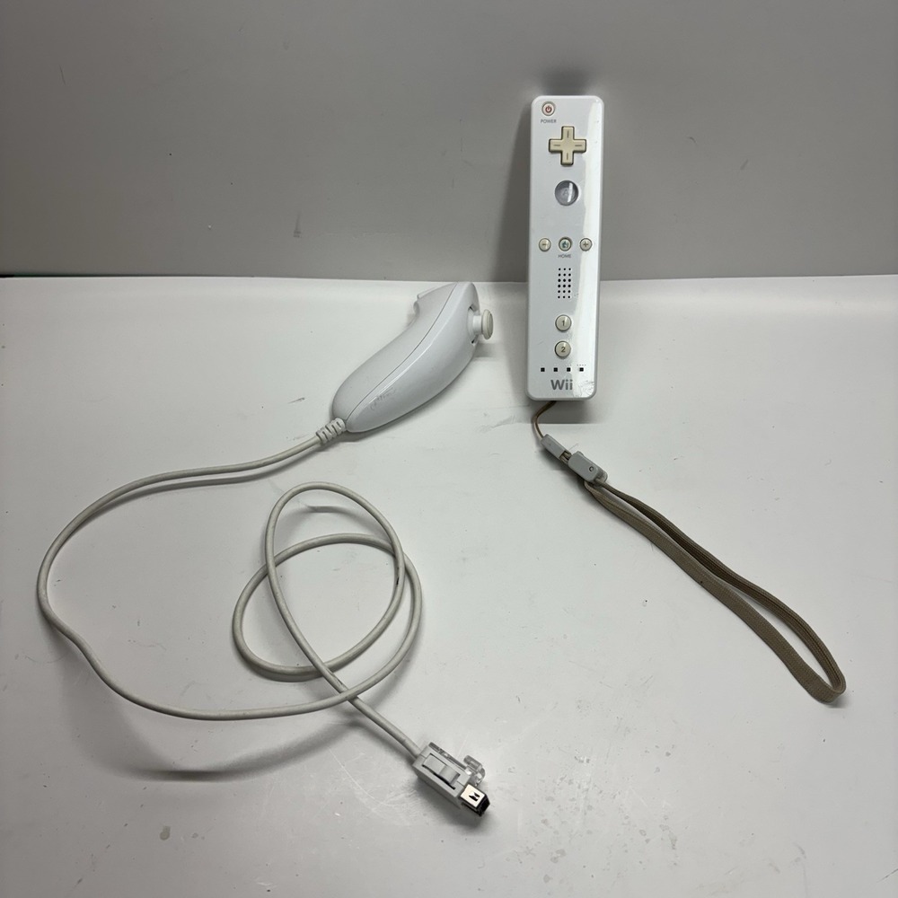 Official OEM Nintendo Wii Remote White with Nunchuck RVL-003 Tested